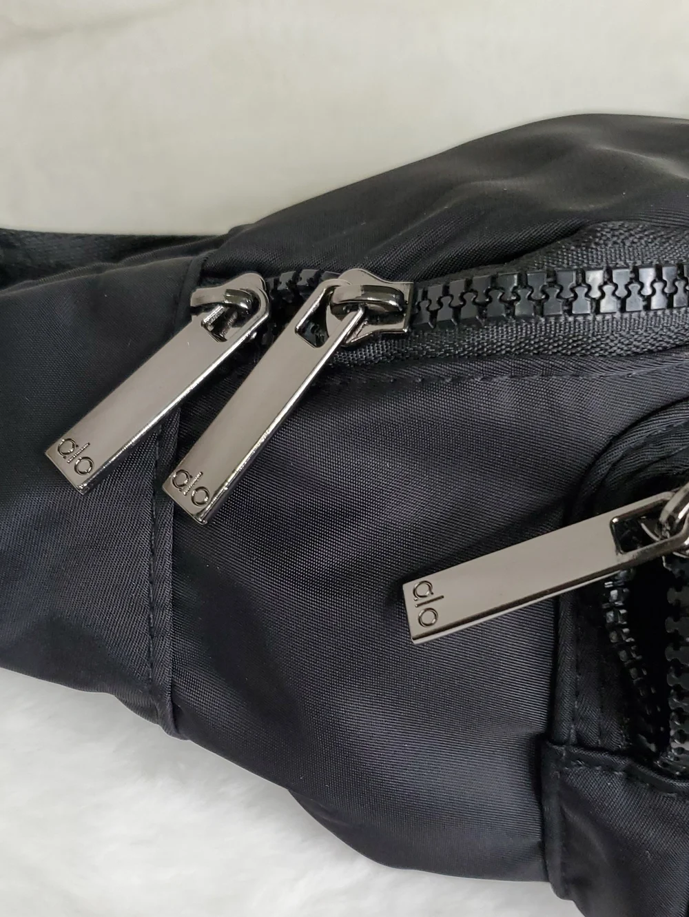 ALO Yoga Black Waist Bag - Compact Zippered Belt Pack